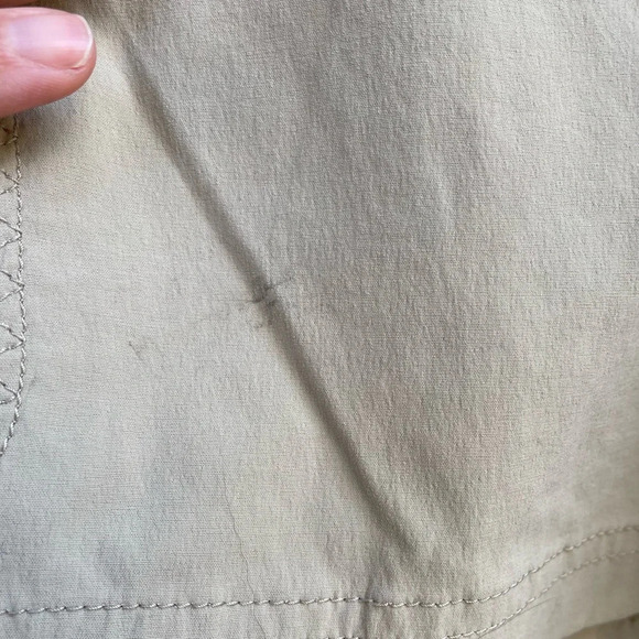Eddie Bauer Taupe Cargo Shorts, size 6 - Picture 5 of 5